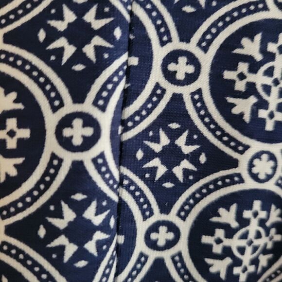 "Boohoo" Woman's PomPom trim Jersey skate skirt  Size: 6 NWT - Picture 2 of 8